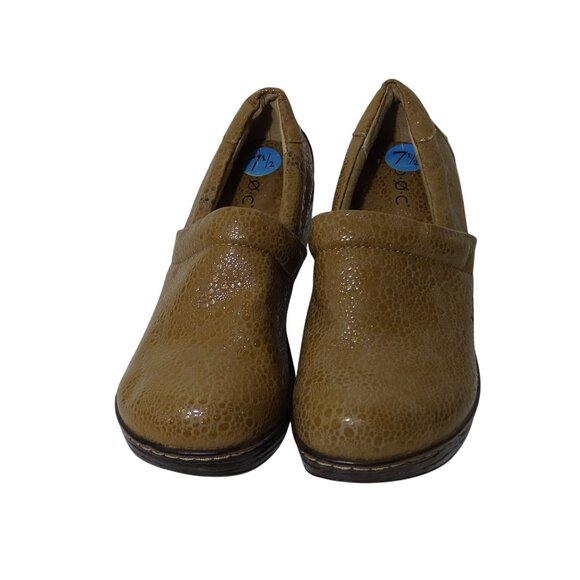 Born BOC Slip On Clogs Shoes Block Heel Women Size 7.5 Tan Faux Leather FLAW - Picture 2 of 10